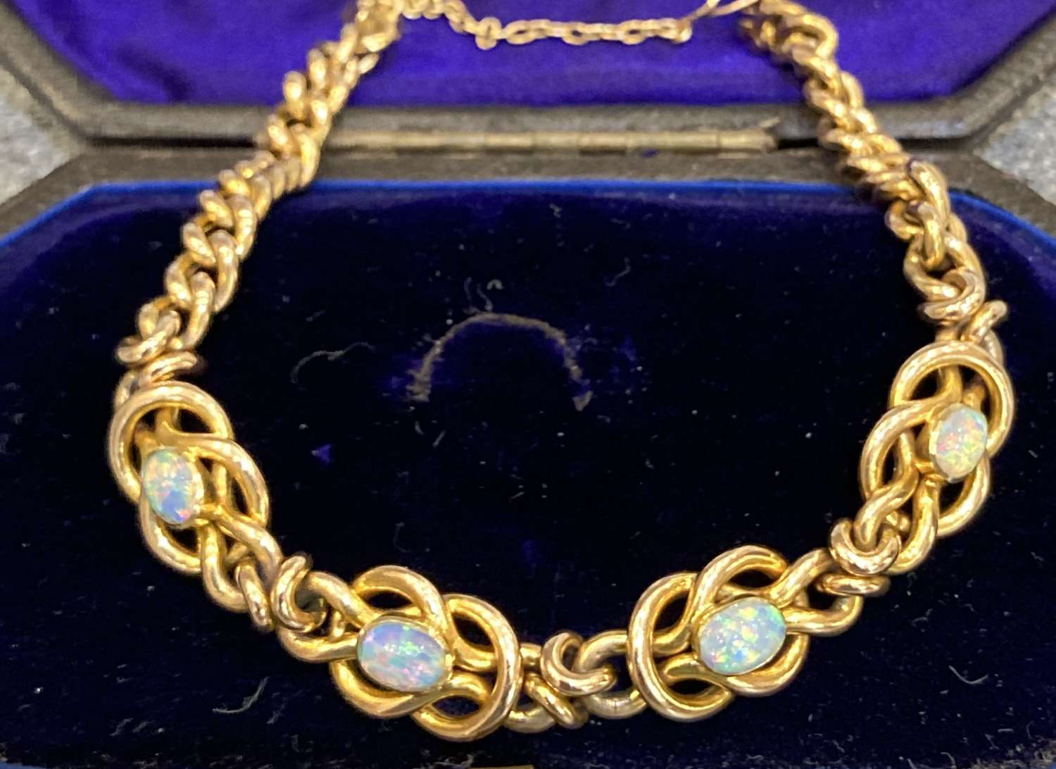 A 15 carat opal bracelet